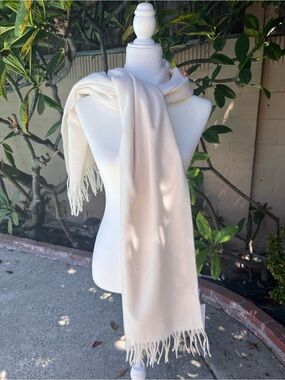 Liz Claiborne Cream Fringe Scarf